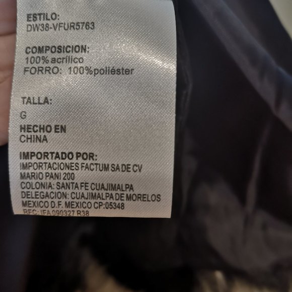 2/$40 Petite Studio Faux Fur Vest New - Picture 6 of 8